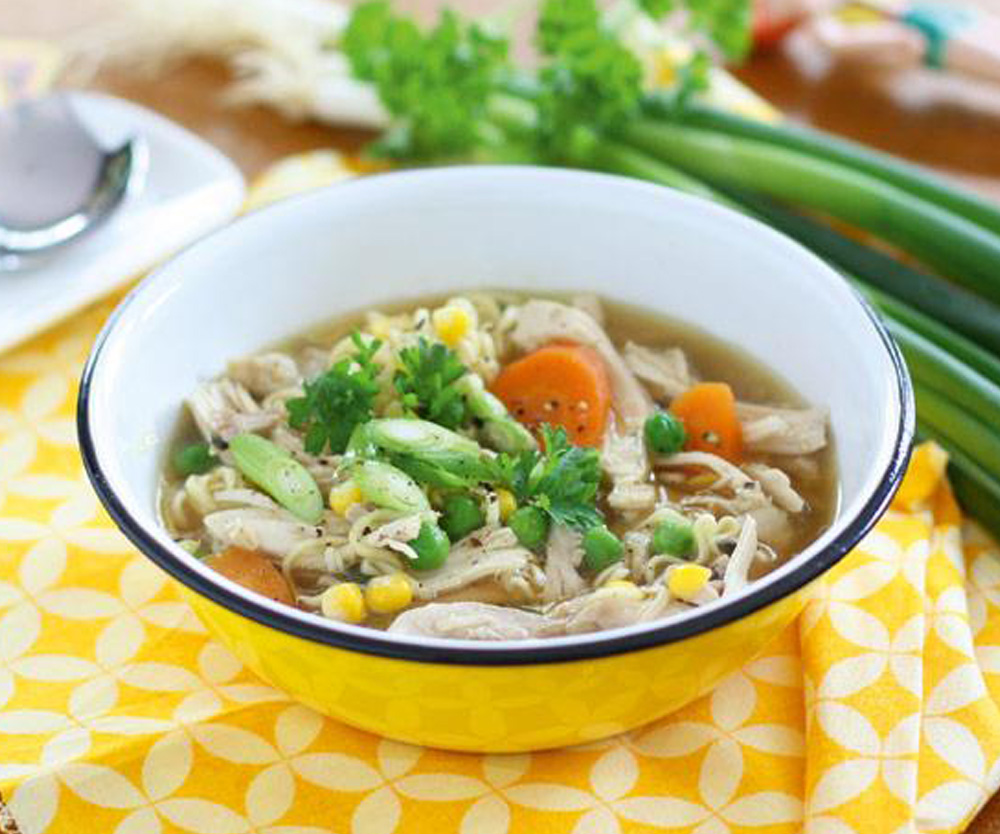 Slow cooker chicken noodle soup