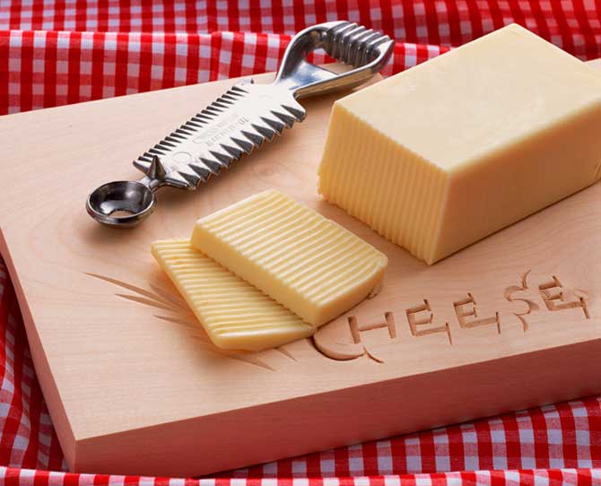 Cheese slices as a finger food