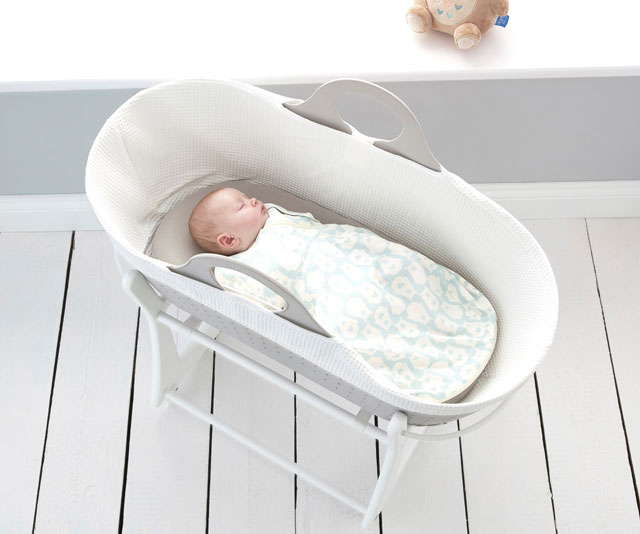 Swaddle or sleeping bag for baby?