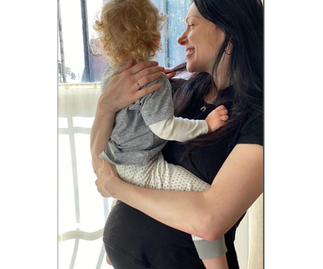 pregnant celebrities 2020 laura prepon