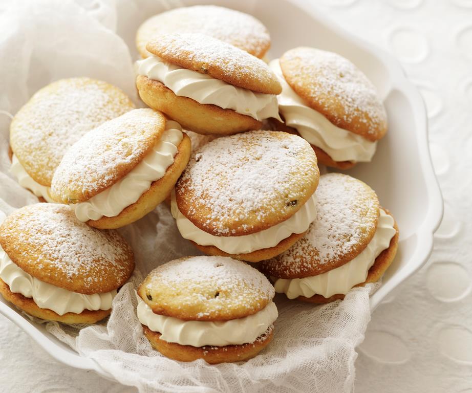 White chocolate and passionfruit kisses