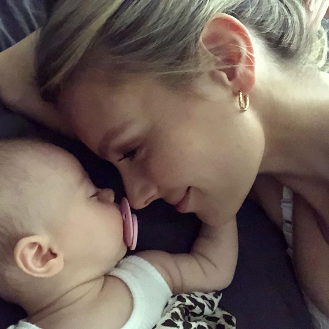 Jennifer Hawkins and baby , Frankie Violet