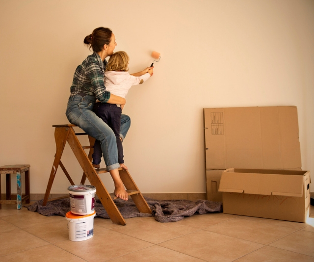 How to tackle those home DIY projects with the kids around!