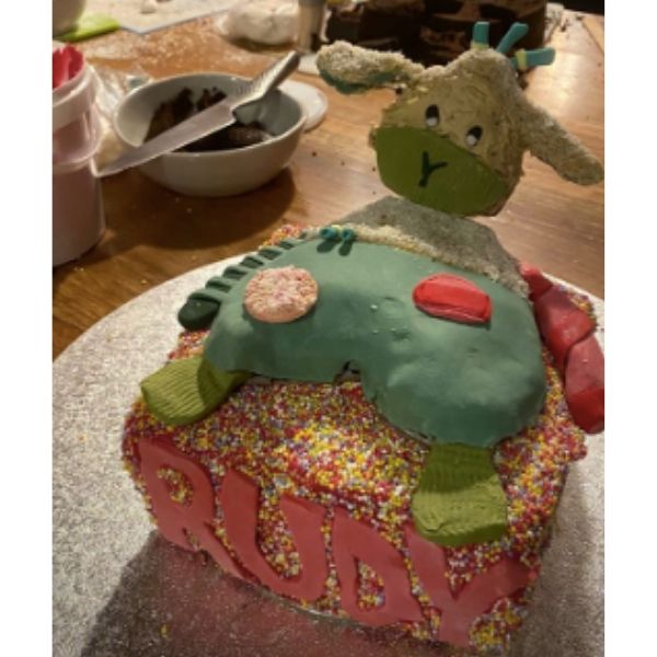 Hamish sheepy cake