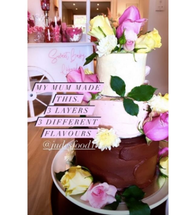 Anna baby shower cake