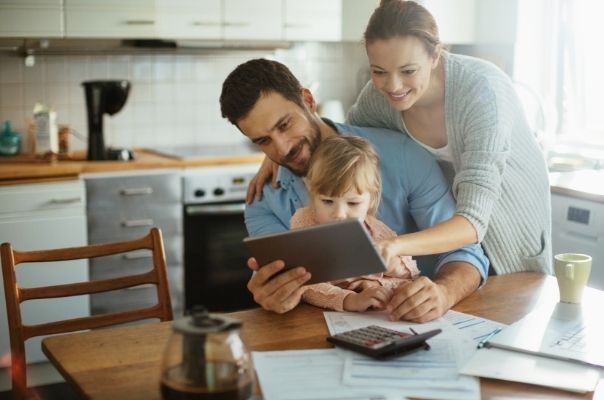 Top 5 money-saving resolutions for parents in 2021, according to a finance expert