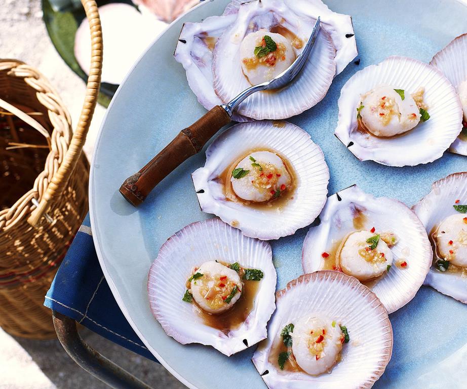 Scallops with ginger and lemongrass