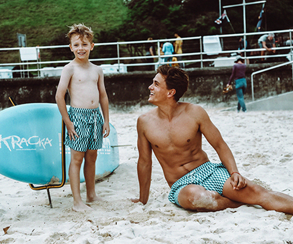 Twinning! The best matching father and son clothes for you and your mini-me