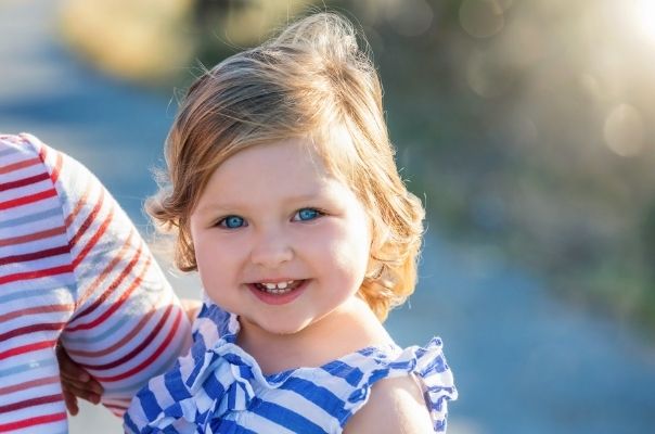 toddler girl blue eyes