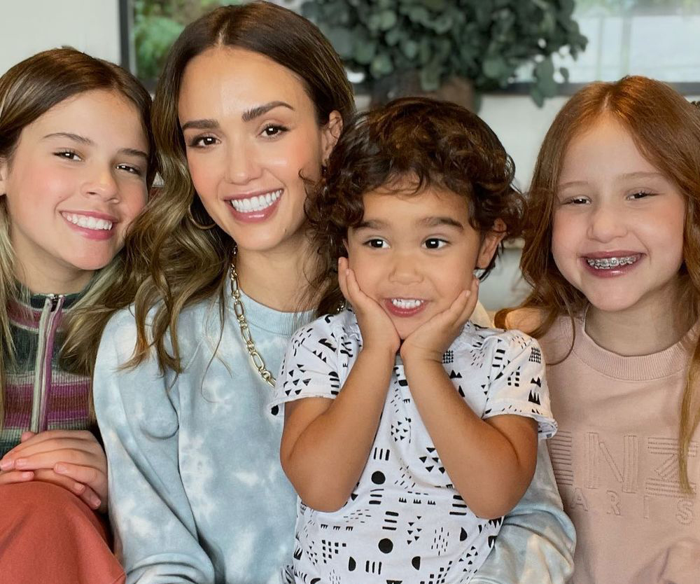 EEEEP! Jessica Alba says she cried when her 9yo daughter, Haven walked in on her and husband, Cash Warren having sex