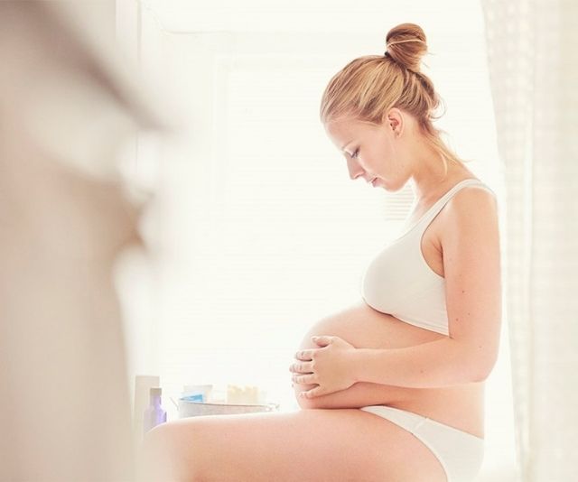 What does a mucus plug look like?