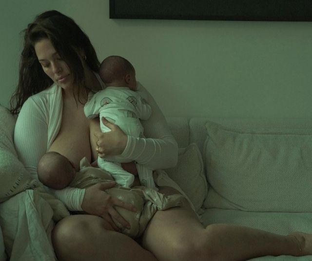 Ashley Graham “saw blood literally everywhere” when birthing twins