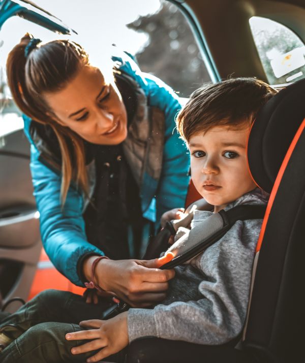 Babies and kids riding in taxis and Ubers The safety rules you need to know Bounty Parents