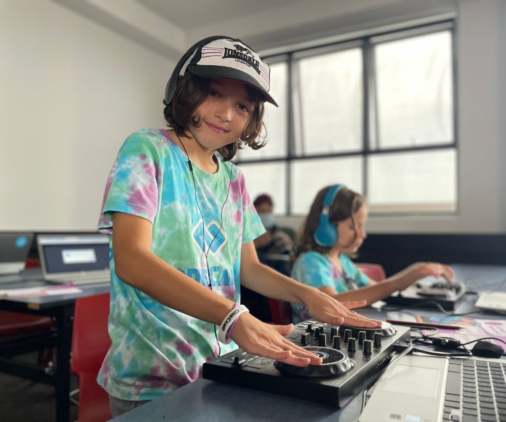 Code A Video Game Make A Movie Pilot A Drone The 7 Best School code-a-video-game-make-a-movie-pilot-a-drone-the-7-best-school