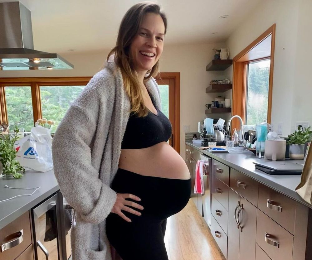 Twin-mama-to-be Hilary Swank preps for labour