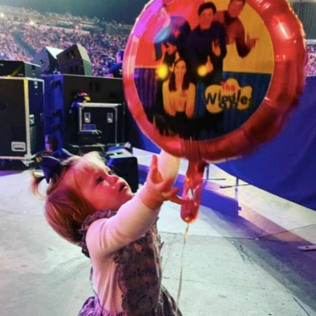 Lulu and Lottie backstage at a Wiggles show