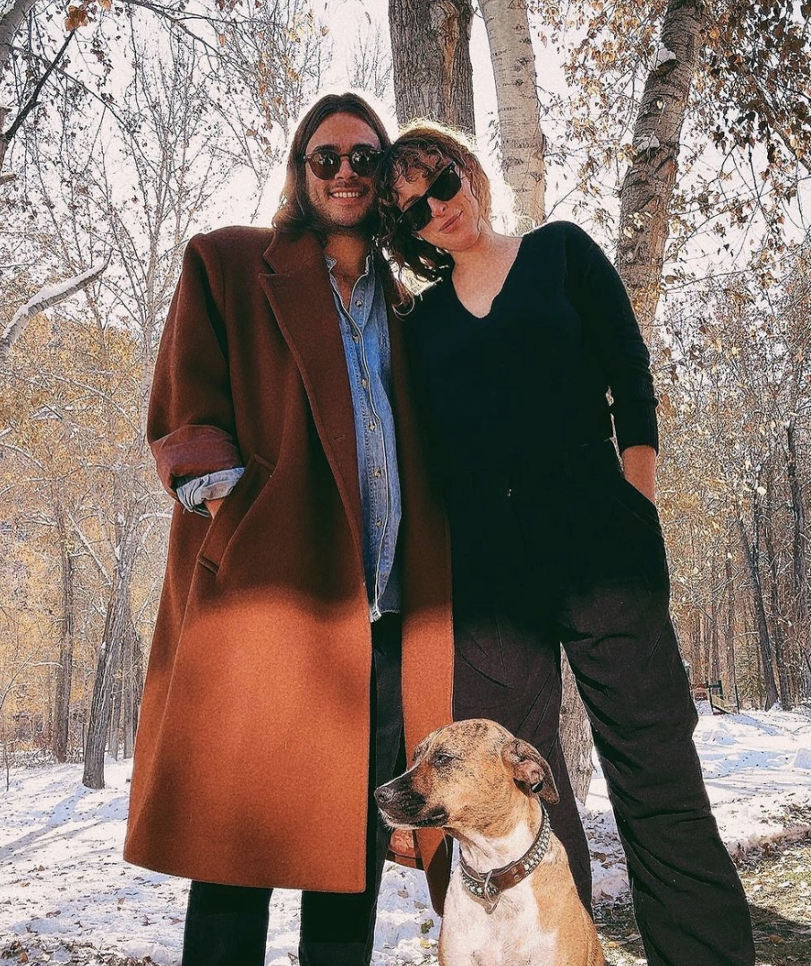 Rumer Willis and Derek Thomas have welcomed a daughter