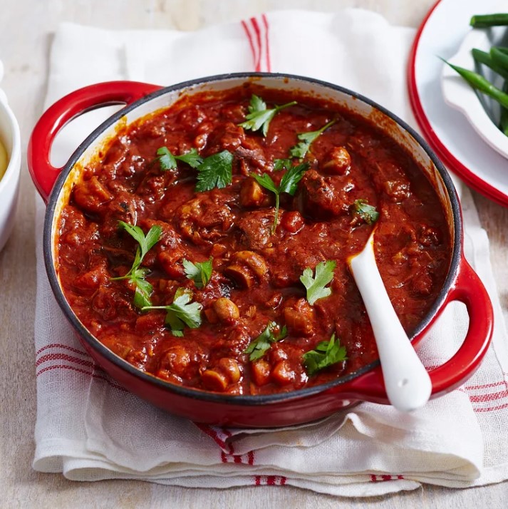 Lamb and vegetable casserole
