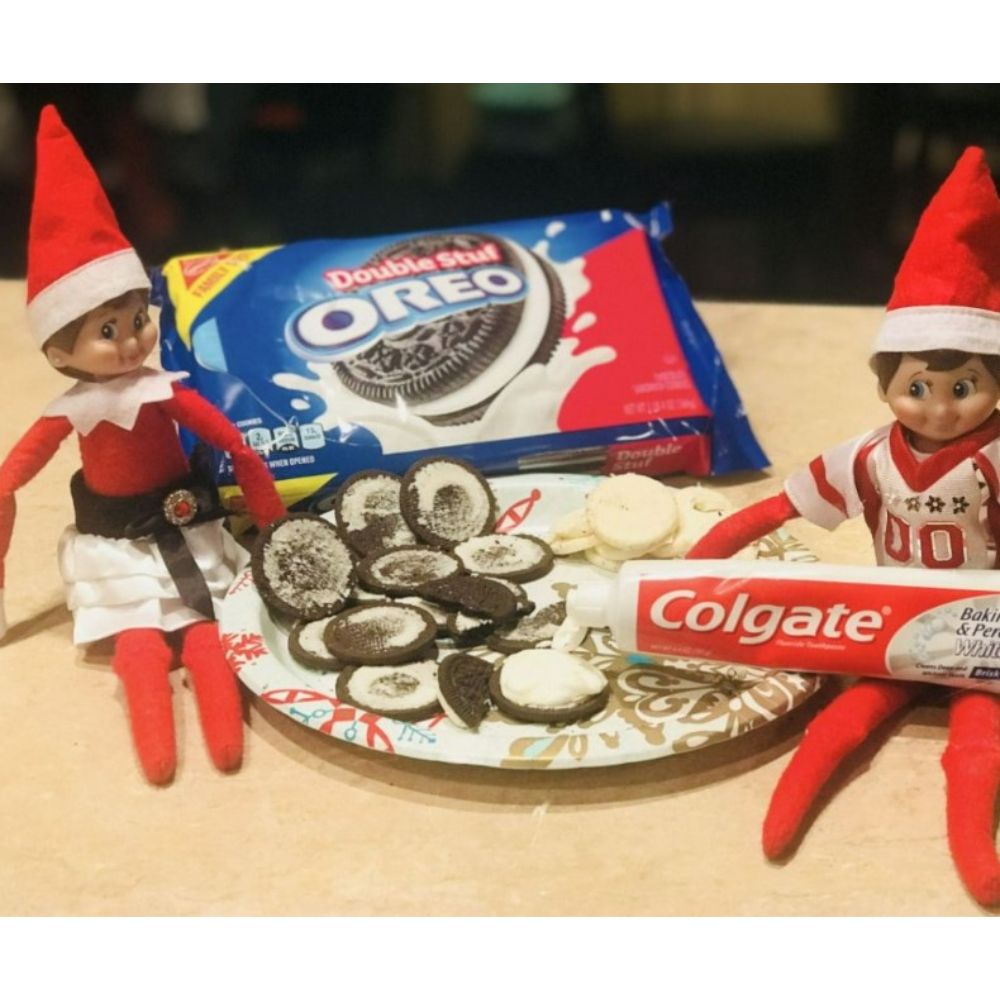Naughty Elf Oreos

