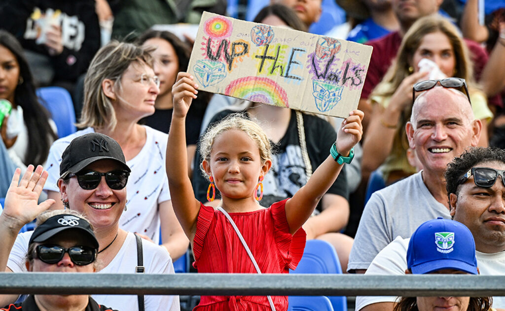 Family enjoy a warriors game