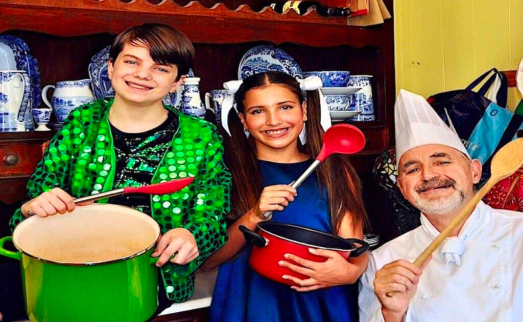 boy and girl enjoy 5.	Lord Mayor’s Children’s Program: FREE kids shows