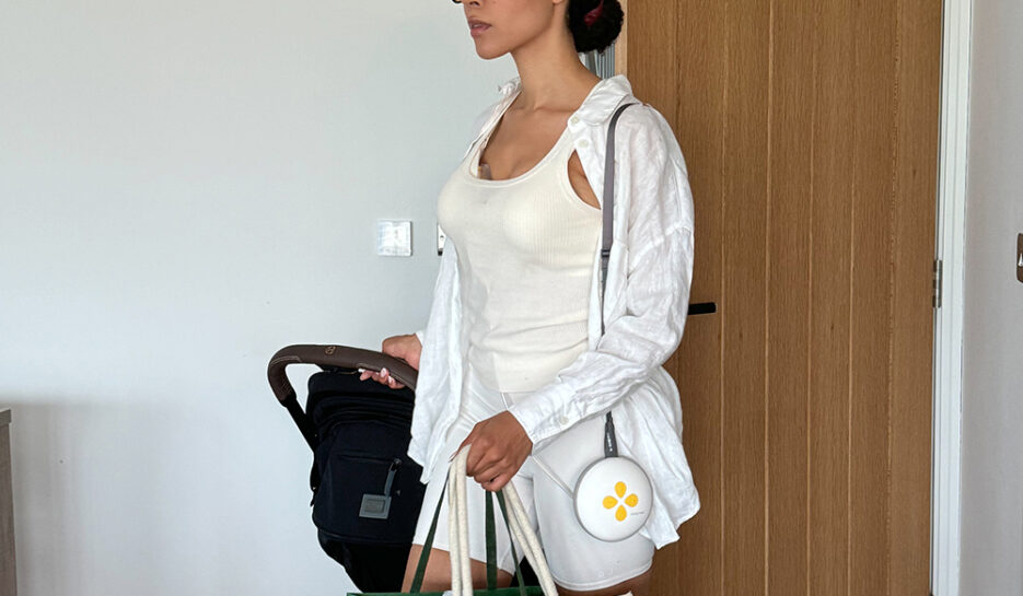 Medela Swing Maxi™ Hands-free Electric Breast Pump lifestyle image