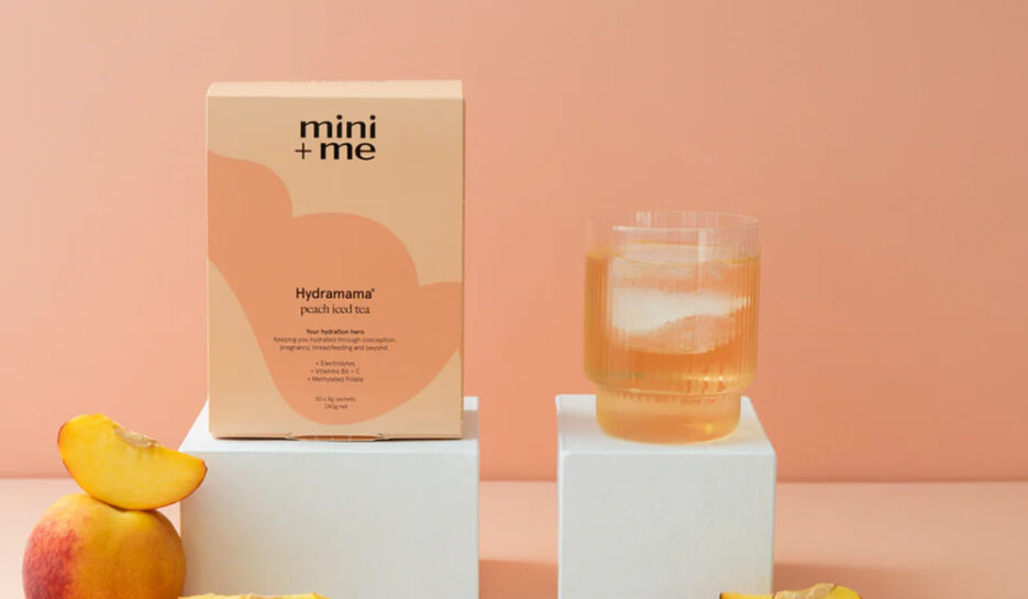 Mini + Me Hydramama Peach Iced Tea lifestyle image