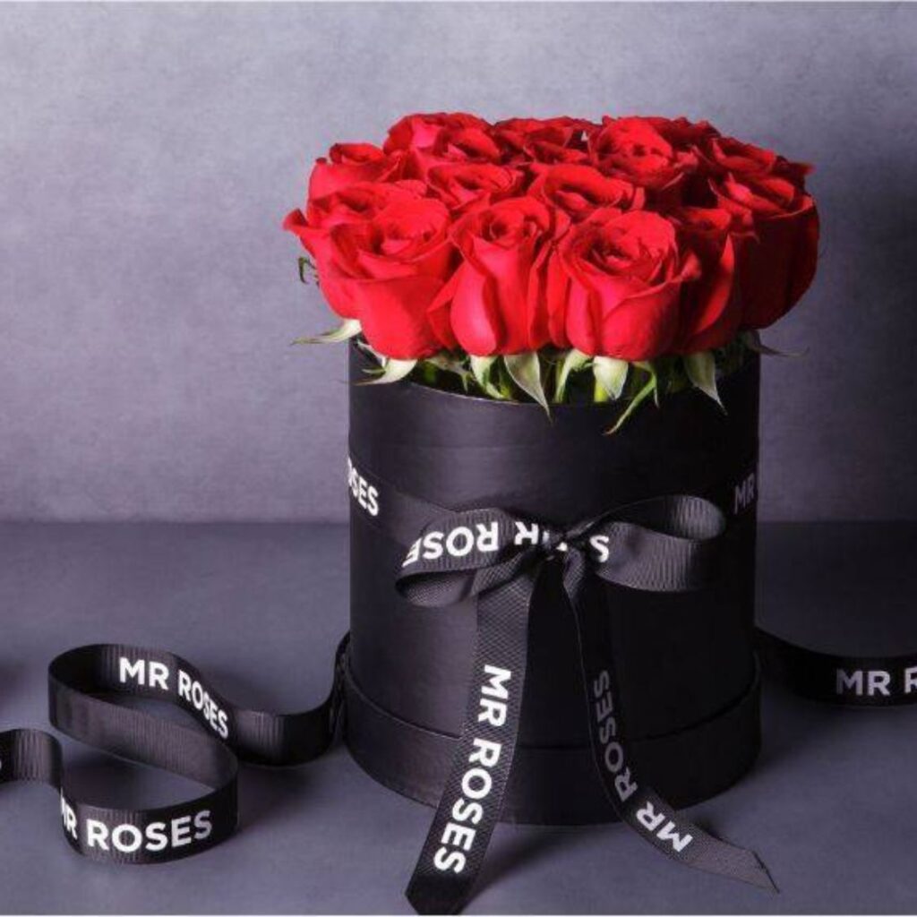 Valentine's Day Flowers - Fresh Red Rose Hat Box
Regular price$195