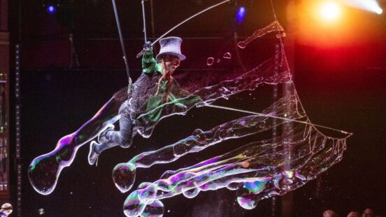 Flying Bubbles Show