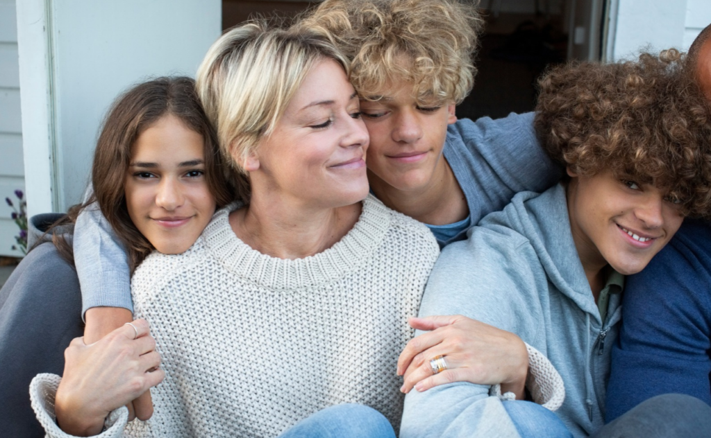 Perimenopause: Mother with teenage children