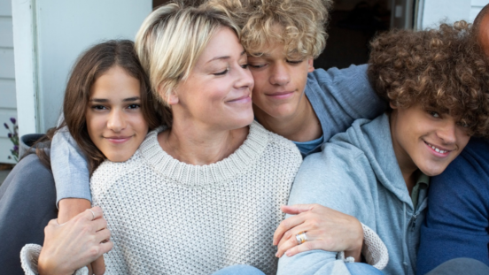 Perimenopause: Mother with teenage children